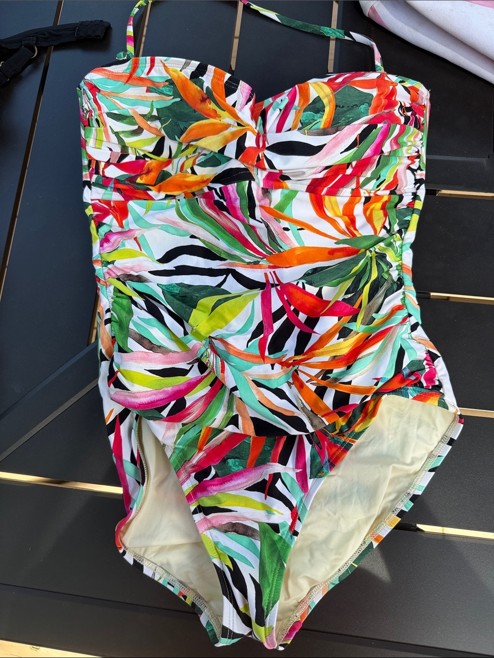 Women’sTropical Leaf One-Piece Swimsuit - Multicolor